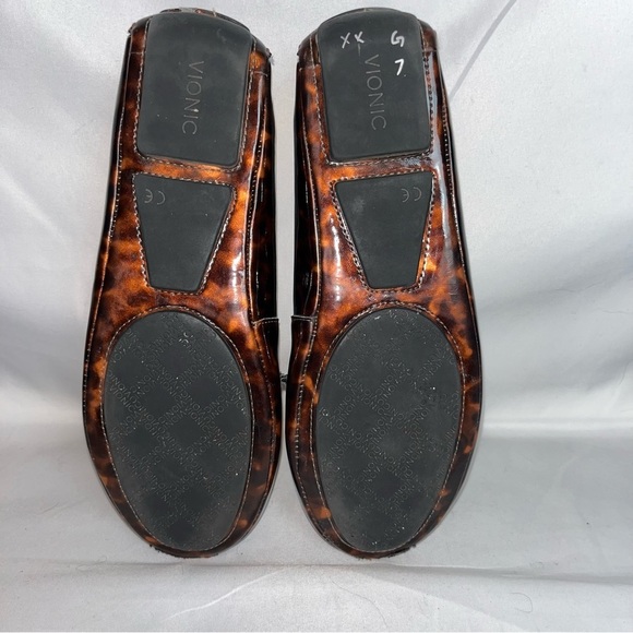 Vionic Sydney Loafers - Picture 7 of 9